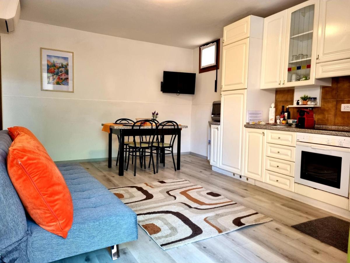 Apartamento Casa Laura Sartori Torri Del Benaco Exterior foto